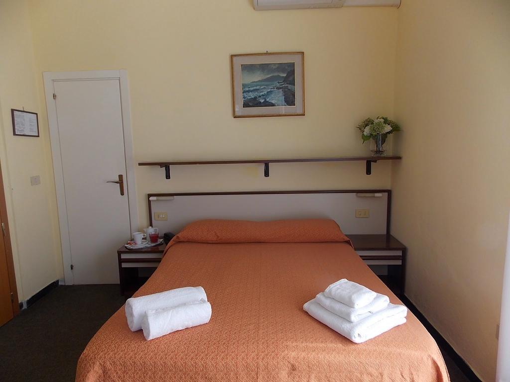 Hotel Arco Del Sole Lavagna Rum bild